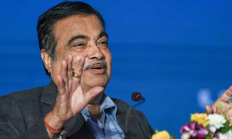 Gadkari praises CM Adityanath for controlling crime in UP, compares him with Lord Krishna