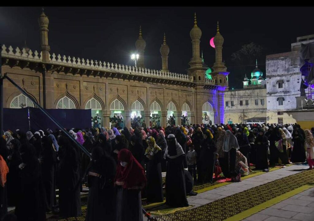 Taraweeh prayers at Makkah Masjid