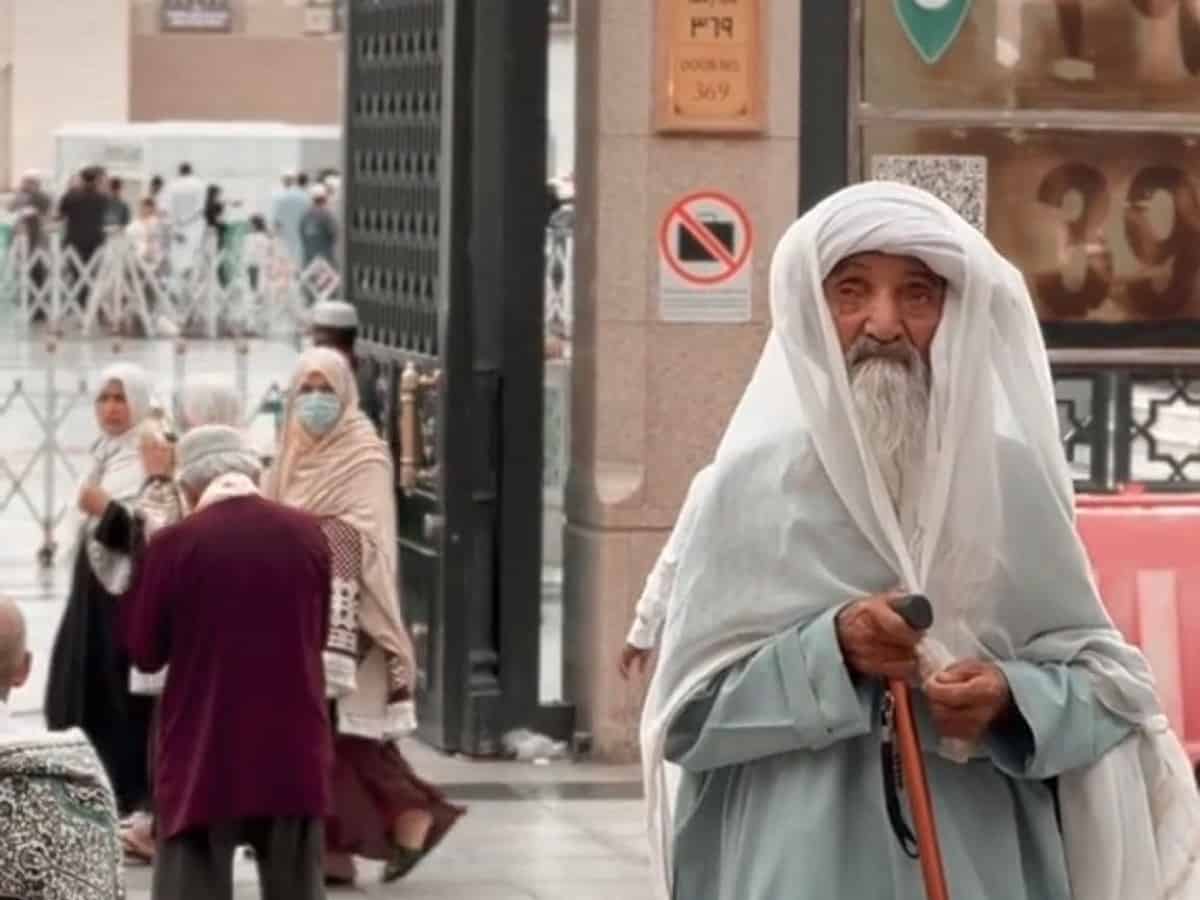 Watch: Pakistani shepherd wandering around Prophet's Mosque in Madinah goes viral