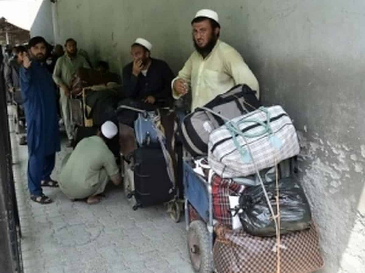 Around 35,999 Afghan refugees return home from Iran