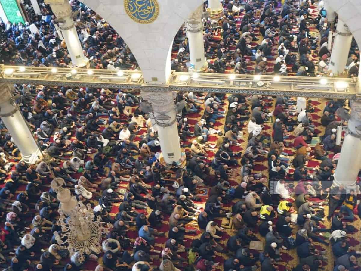 Watch: 250,000 perform last Friday prayer of Ramzan at Al-Aqsa