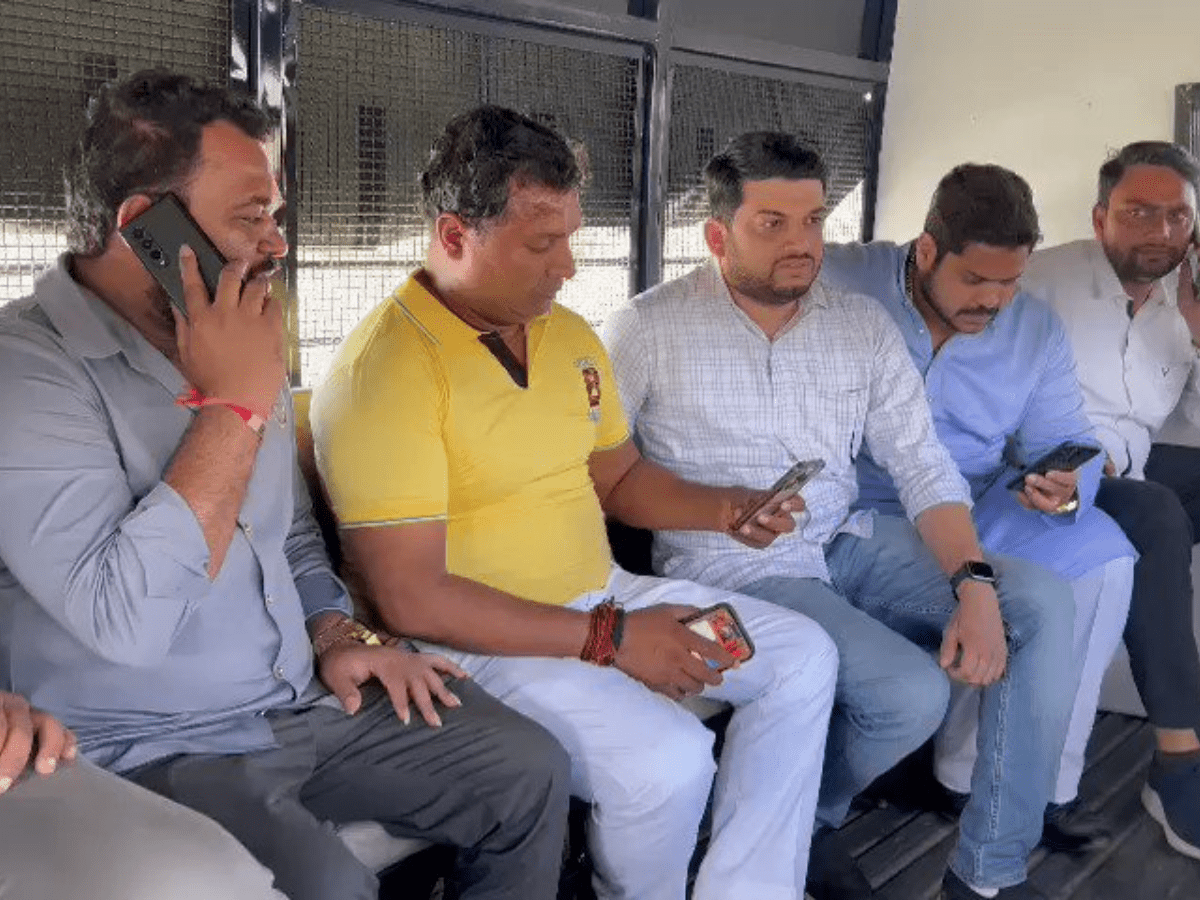 Congress claim 'illegal arrests' of leaders outside Surat ahead of Rahul's appeal