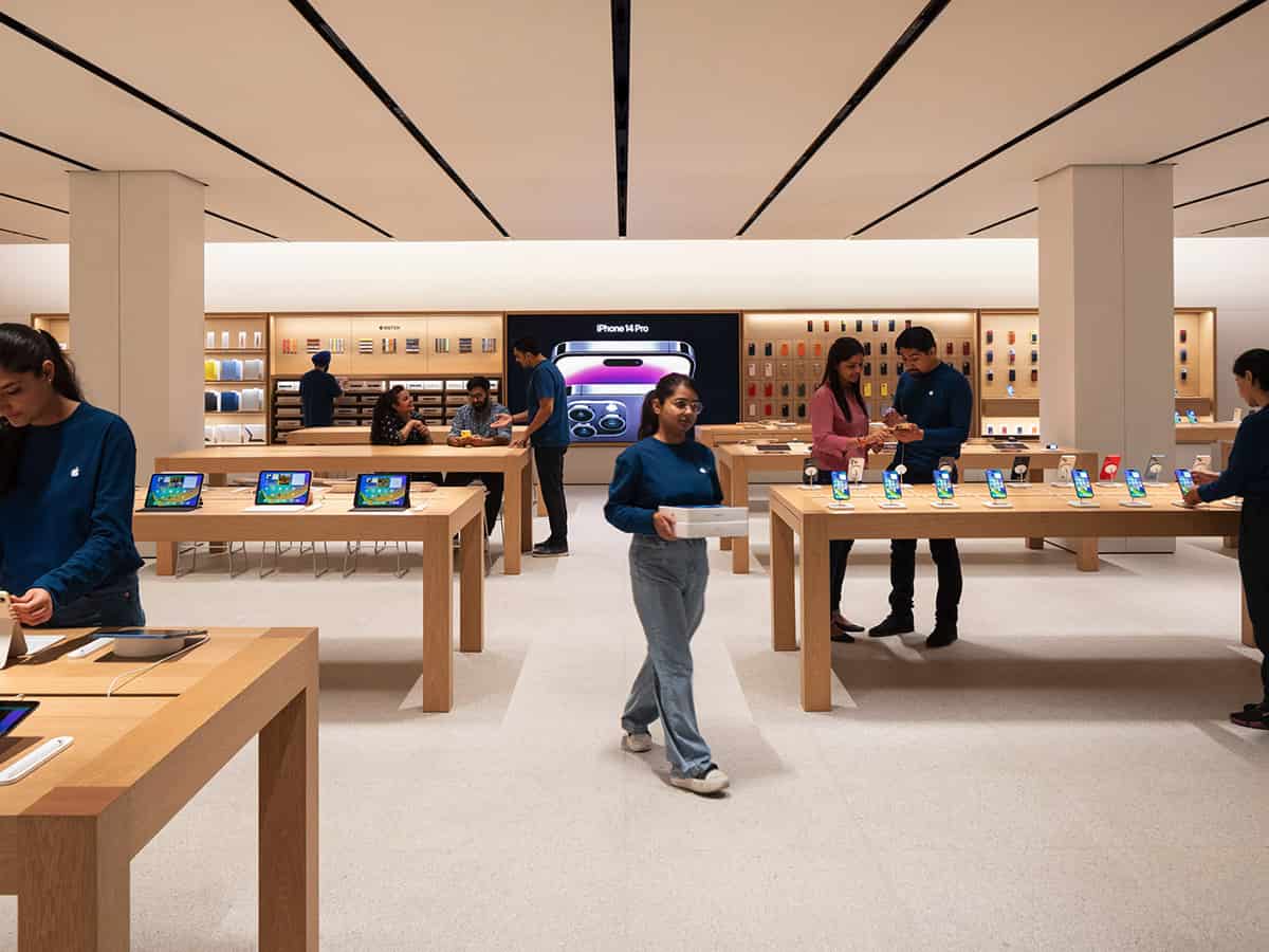 Apple previews Delhi Saket store, Tim Cook to greet 1st customers on Thursday