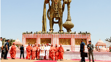 Hanuman statue