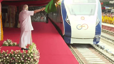 PM flags off first Vande Bharat train from Thiruvananthapuram. (Photo: ANI)