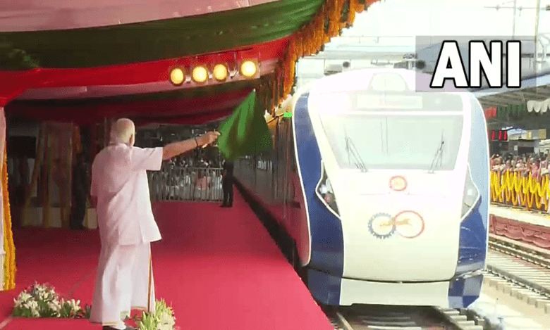 PM flags off first Vande Bharat train from Thiruvananthapuram. (Photo: ANI)