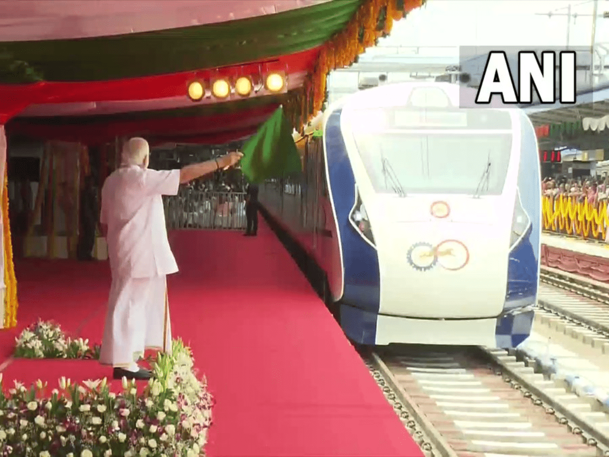 PM flags off first Vande Bharat train from Thiruvananthapuram. (Photo: ANI)