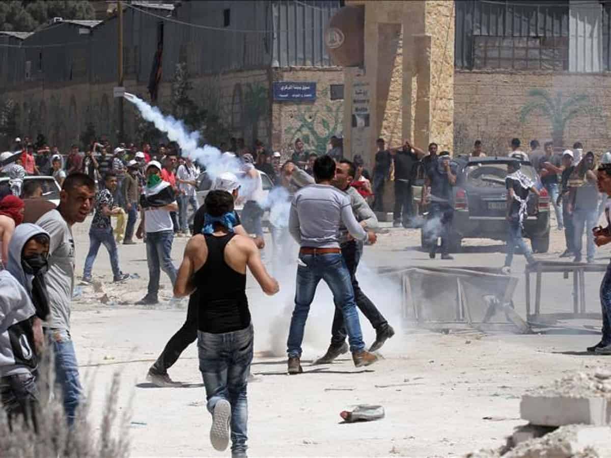 Palestinians injured after Israeli police fire tear gas, rubber bullets near West Bank