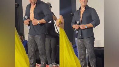 "Tumko lagta hai VFX": Salman Khan flaunts his six-pack abs at 'Kisi Ka Bhai Kisi Ki Jaan' trailer launch