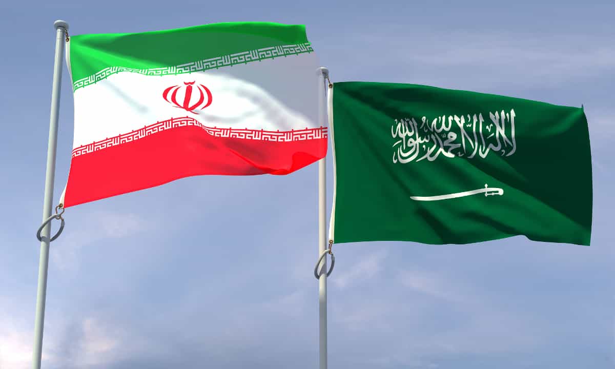 Iranian, Saudi FMs underscore mutual determination to improve ties