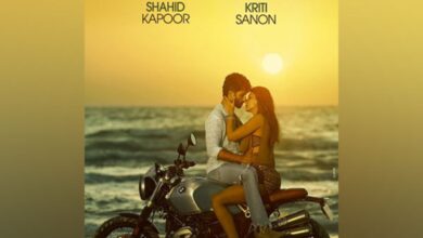 Shahid Kapoor, Kriti Sanon come together for "impossible love story", fans excited