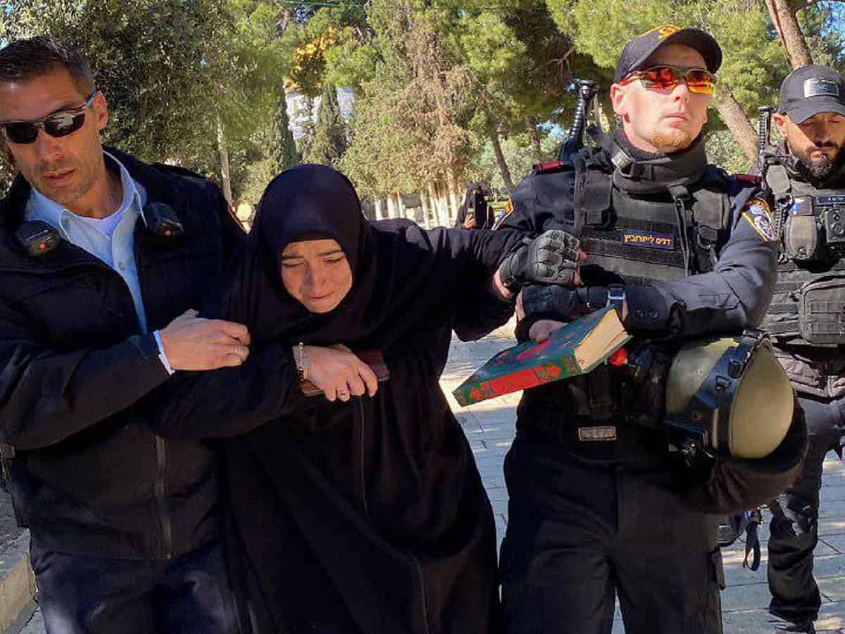 Video: Israeli police releases Turkish woman arrested at Al Aqsa mosque