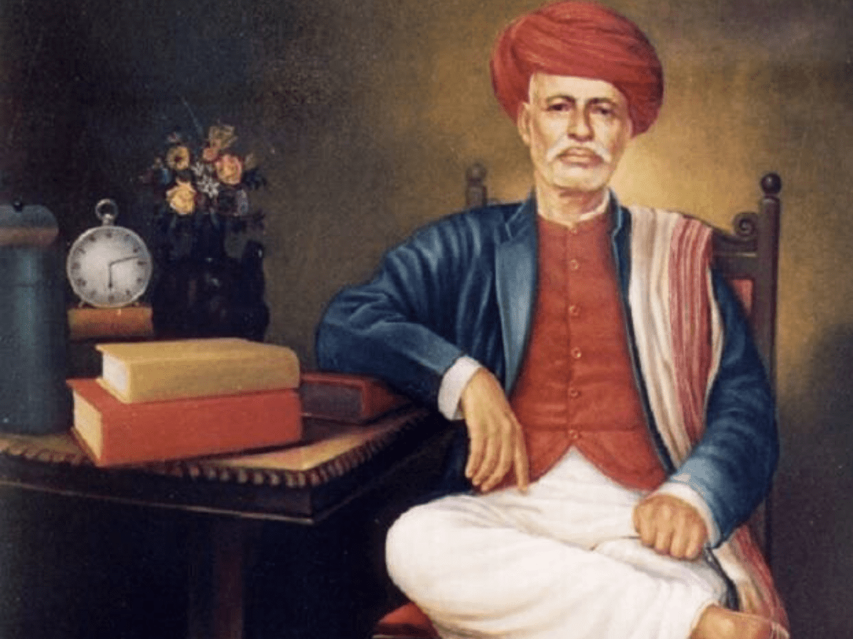 Telangana, Andhra Pradesh CMs pay tributes to Jyotirao Phule