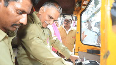 Telangana: Harish Rao drives to Siddipet Auto Society meet in auto