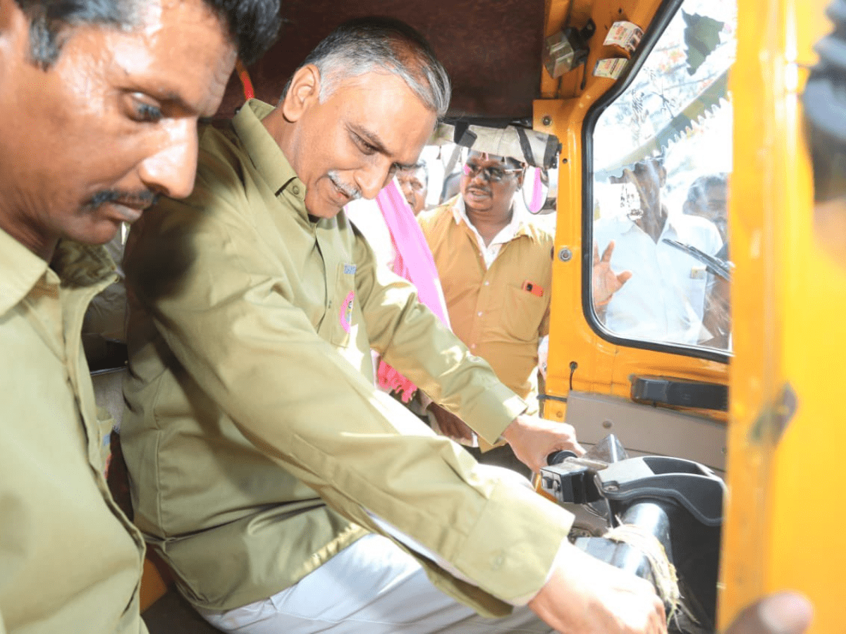 Telangana: Harish Rao drives to Siddipet Auto Society meet in auto