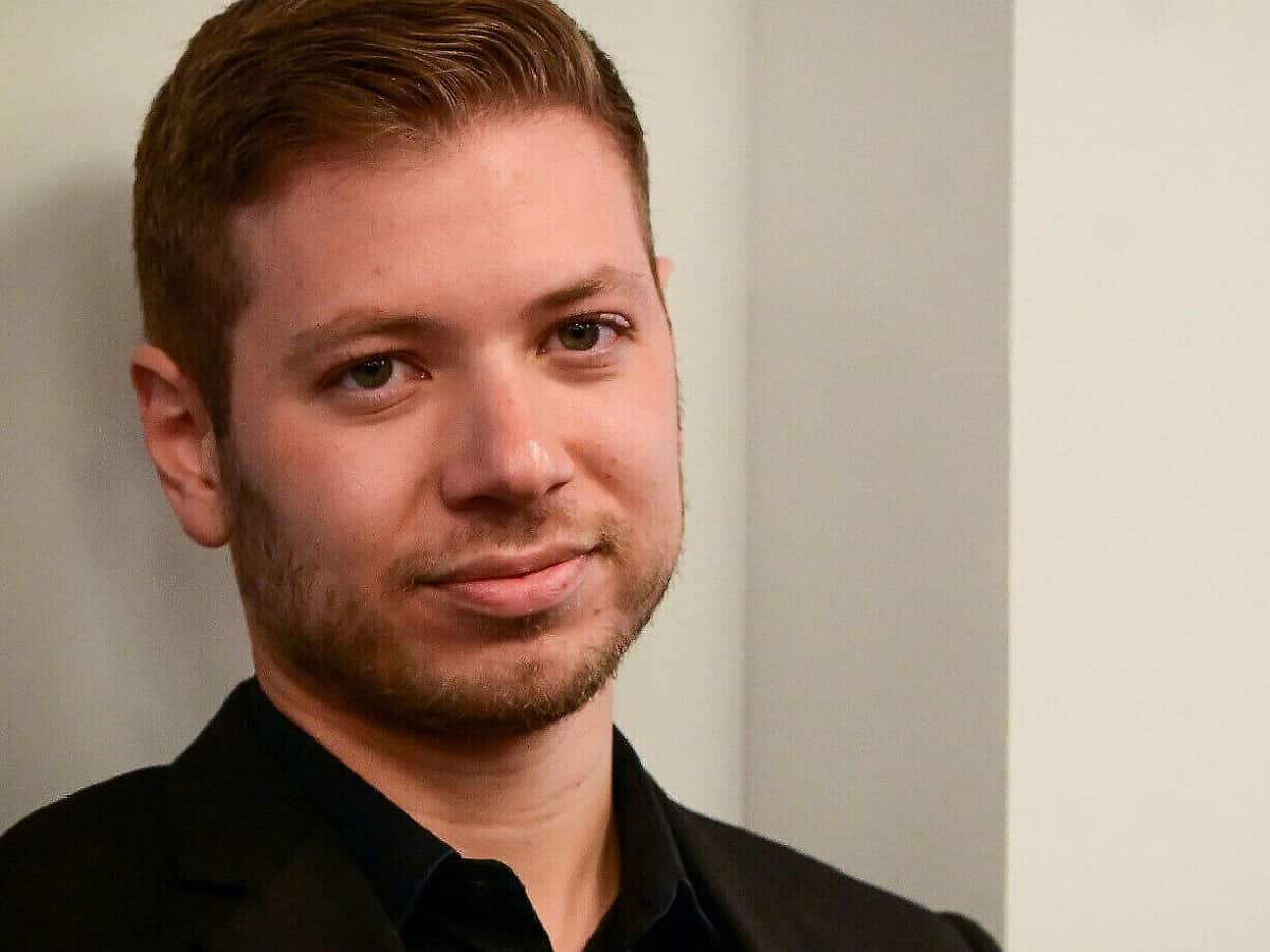 Netanyahu orders son to stop posting on social media amid controversy