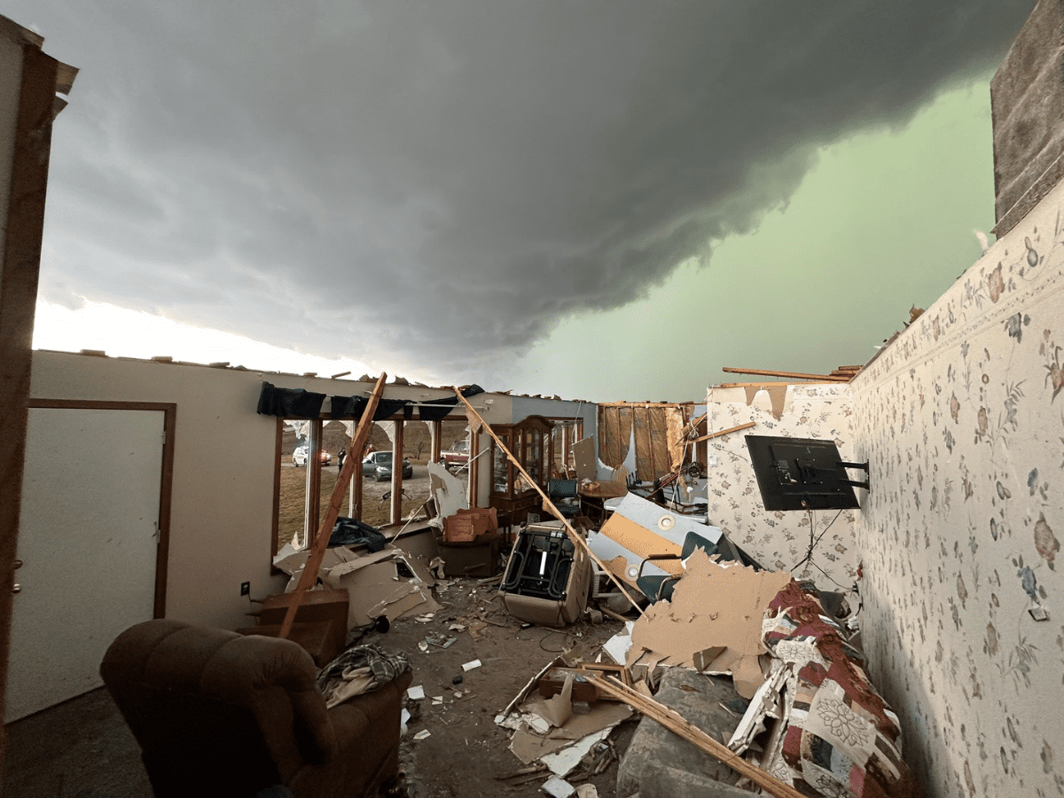 Death toll rises to 32 after Tornadoes rip through US South, Midwest