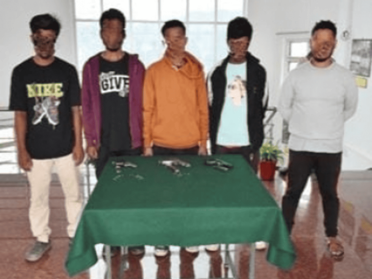 5 militants surrender in Manipur