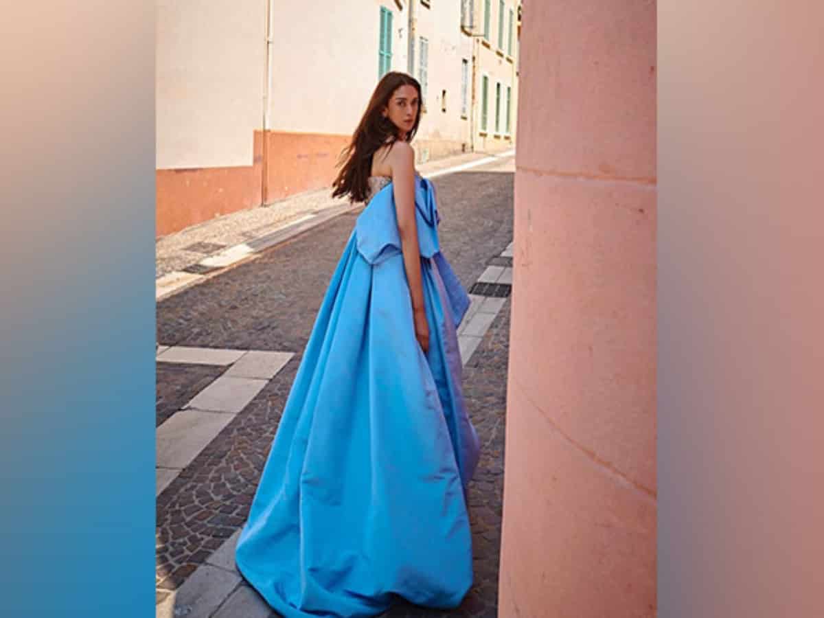 Cannes: Aditi Rao Hydari exudes princess vibes in blue gown, rumoured boyfriend Siddharth reacts