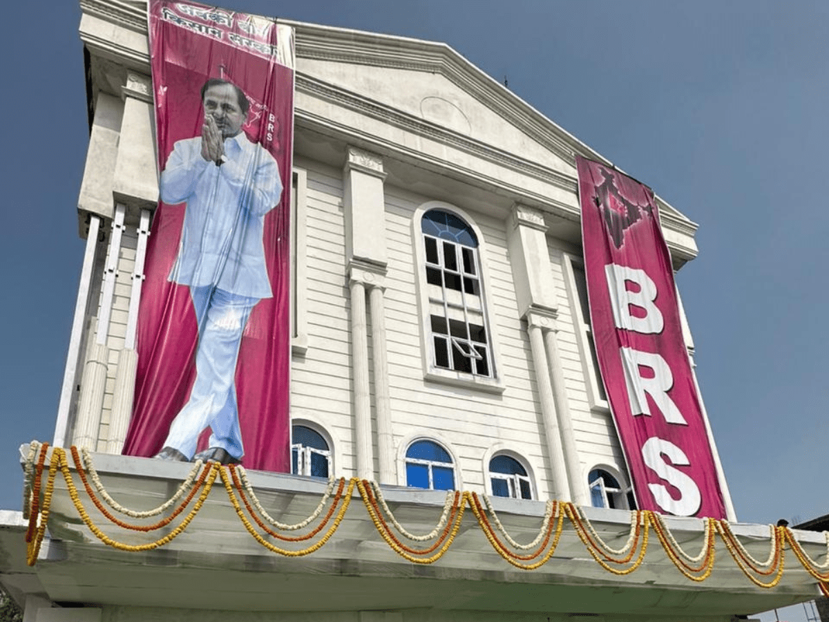KCR inaugurates BRS's central party office in Delhi