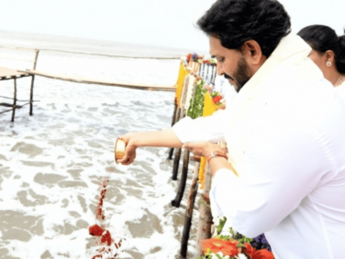 Andhra CM launches work on Machilipatnam Port