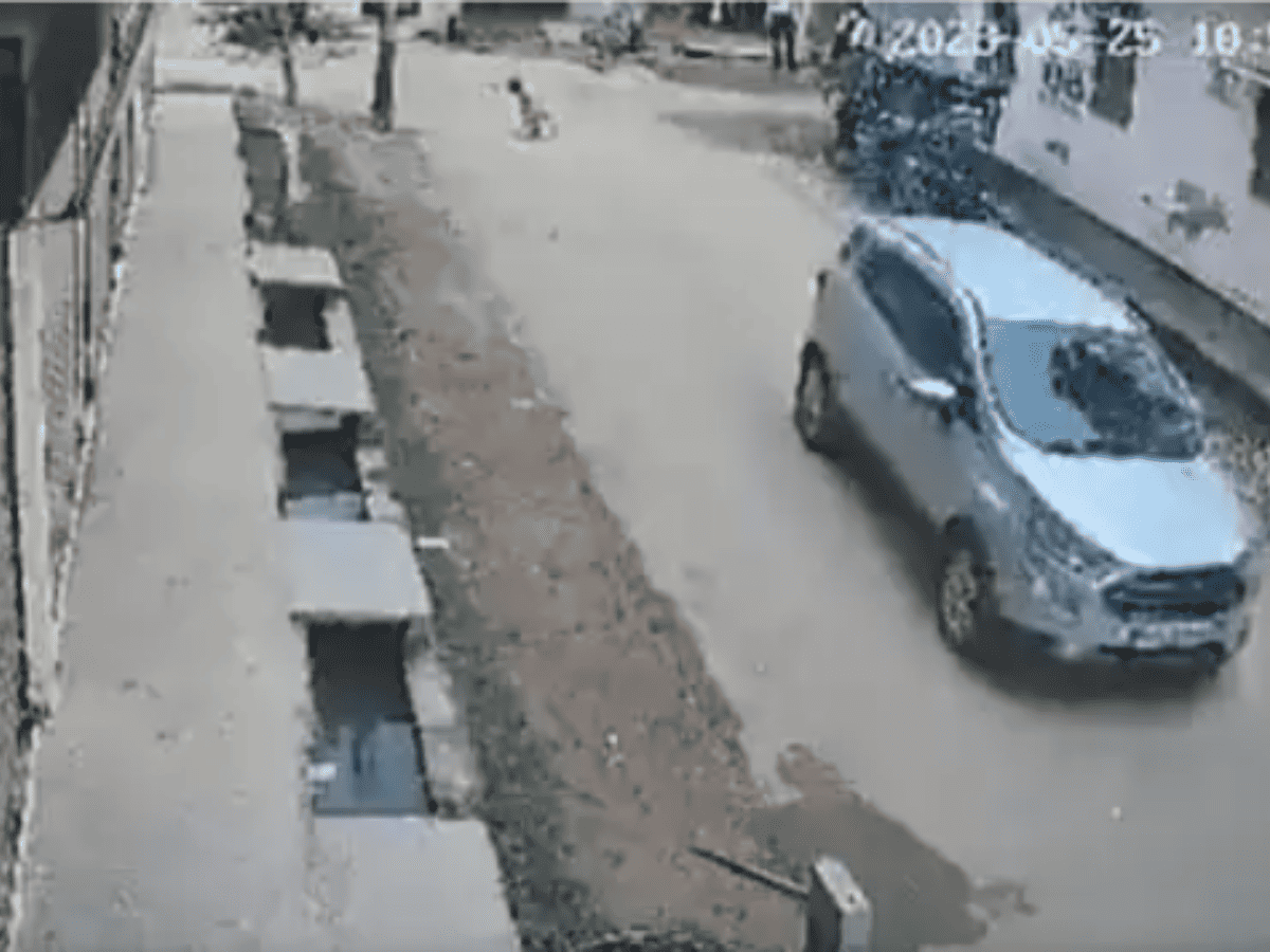 Video: Child run over by car has a miraculous escape