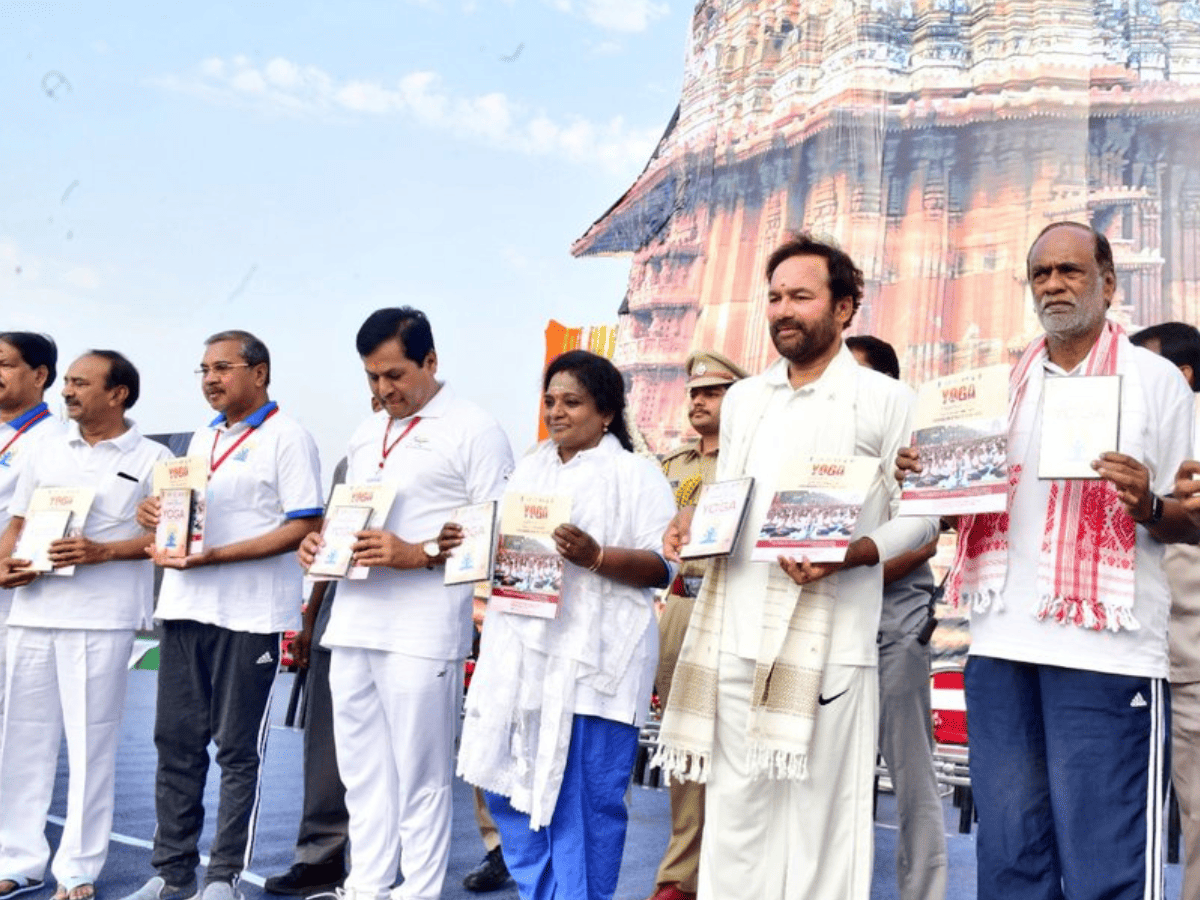 Hyderabad: Yoga Mahotsav held at parade ground on Saturday