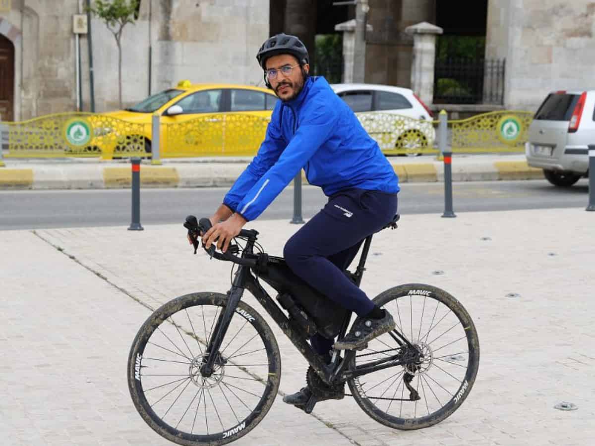 Frenchman crosses 11 countries on his bicycle to perform Haj