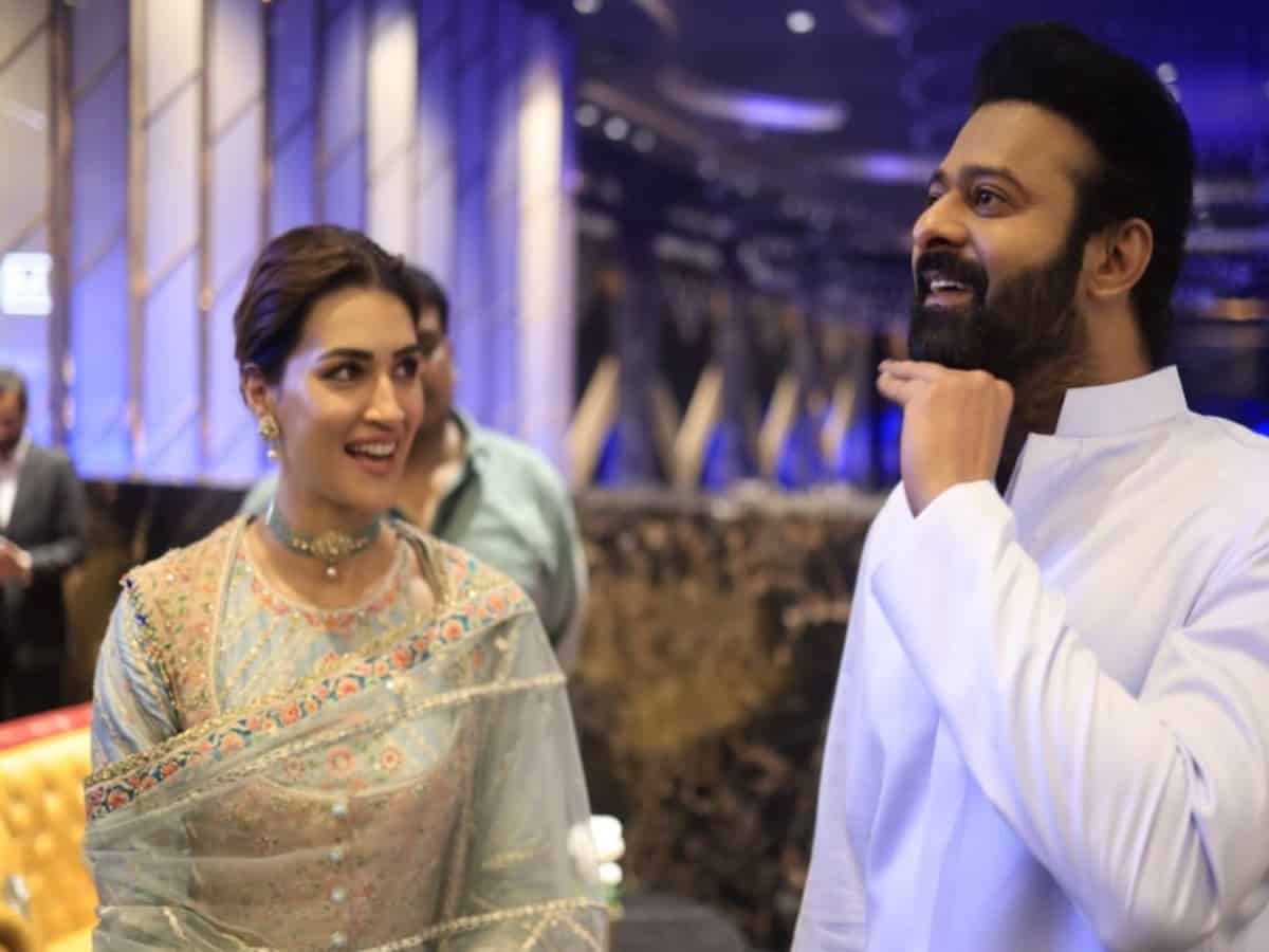 Fans go gaga as they spot Prabhas, Kriti Sanon in Gachibowli