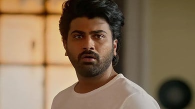Actor Sharwanand meets with car accident in Hyderabad