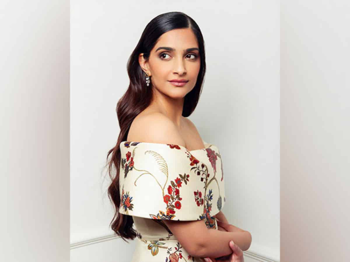 Sonam Kapoor greets UK crowd with 'Namaste' during Coronation Concert