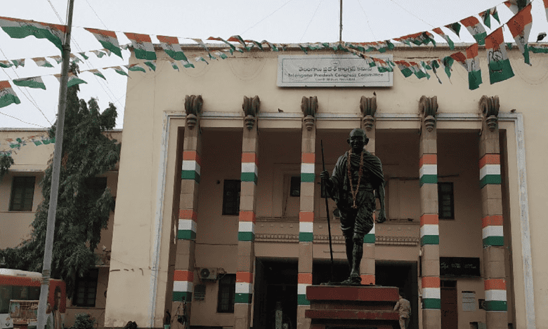 Hyderabad rains: Retaining wall of Gandhi Bhavan collapses
