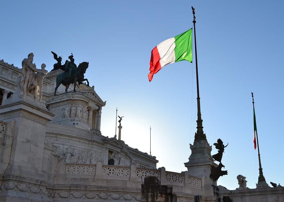 Italy's public debt exceeds USD 3 trillion for the first time