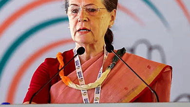 BJP files complaint with EC against Sonia Gandhi over 'sovereignty' row