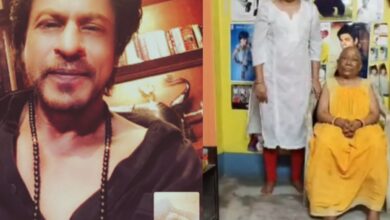 SRK video calls 60-year-old fan battling cancer