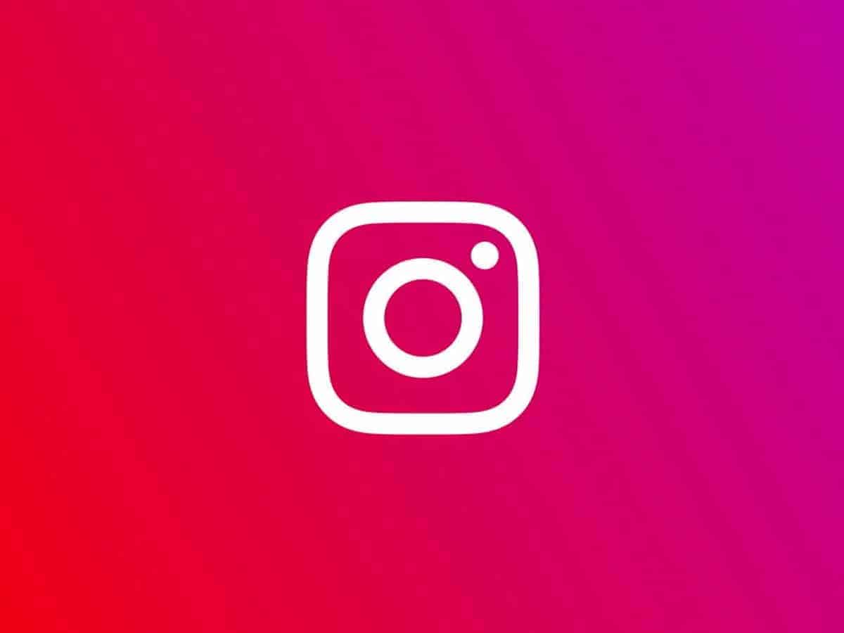 Instagram users react as story icon size unexpectedly enlarges