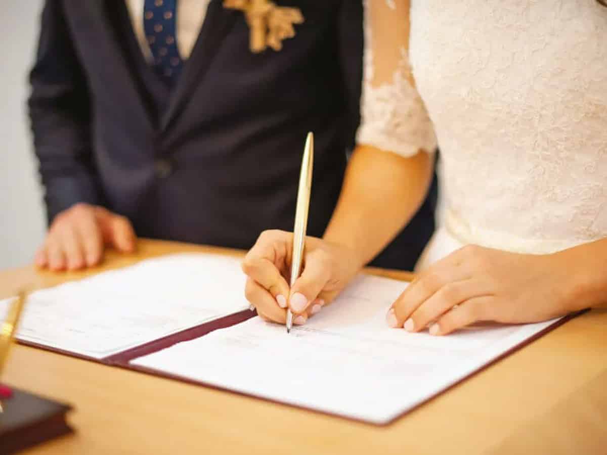 Abu Dhabi court receives 40 application for civil marriage of expats per day