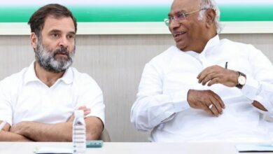 Congress party leader Rahul Gandhi and Malikarjun Kharge