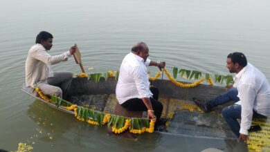 Boat carrying Telangana minster turns turtle in Karimnagar