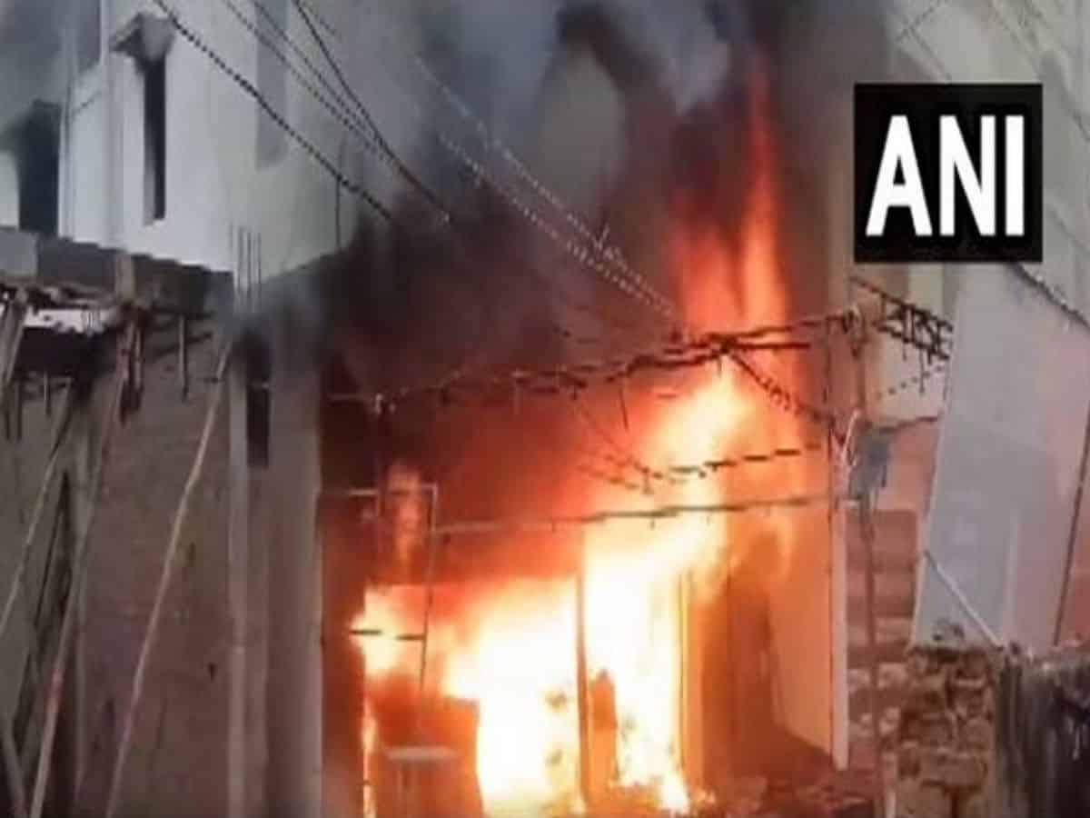 Fire breaks out at shopping mall in Andhra Pradesh's Prakasam