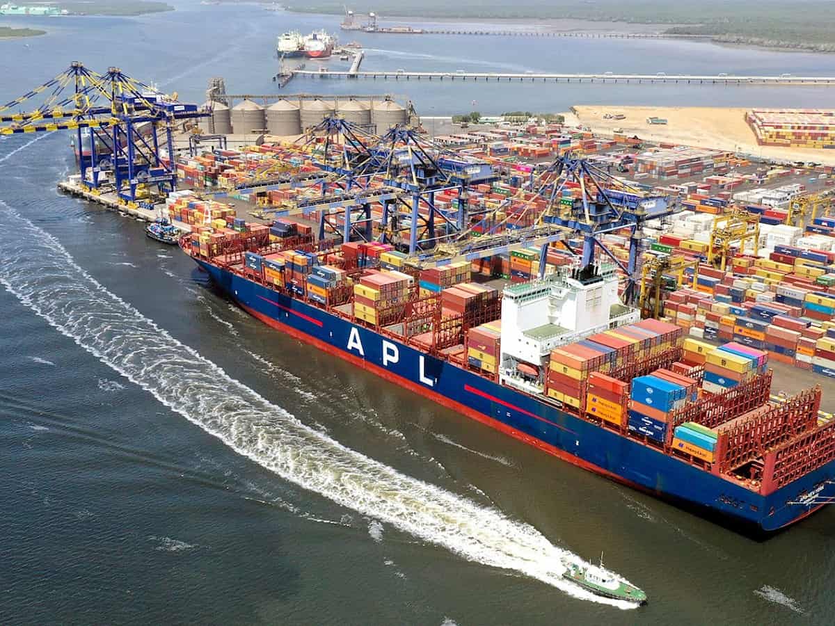 Pakistan to hand over Karachi port terminals to UAE