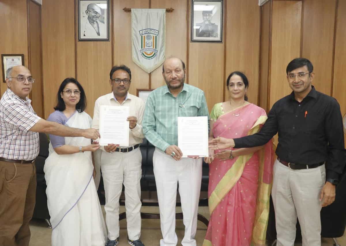 MANUU signs MoU with SCDS