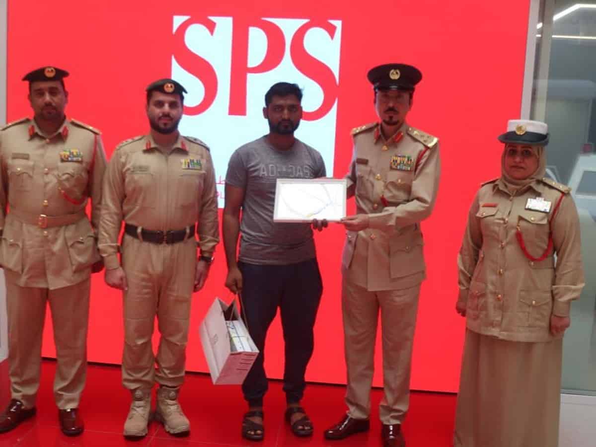 Dubai honours Pakistani driver for returning Rs 22 lakh