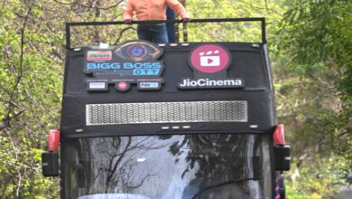Salman Khan makes grand entry on double-decker bus for 'Bigg Boss OTT 2'