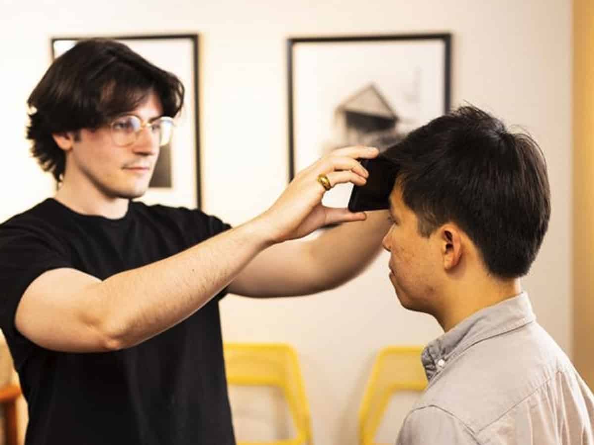 This smartphone works as a thermometer that accurately detect fevers