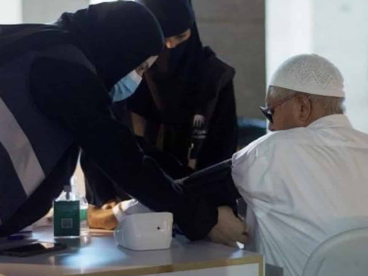 Saudi launches voluntary program to serve elderly pilgrims in Madinah