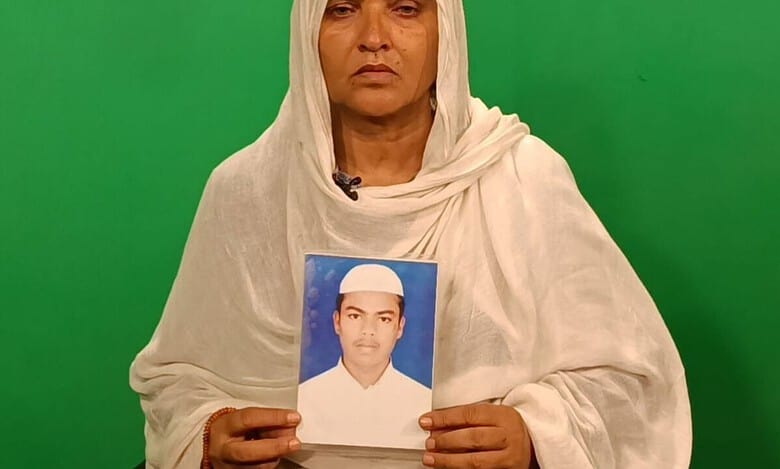 Family of Hafiz Junaid, a victim of communal violence, seeks support