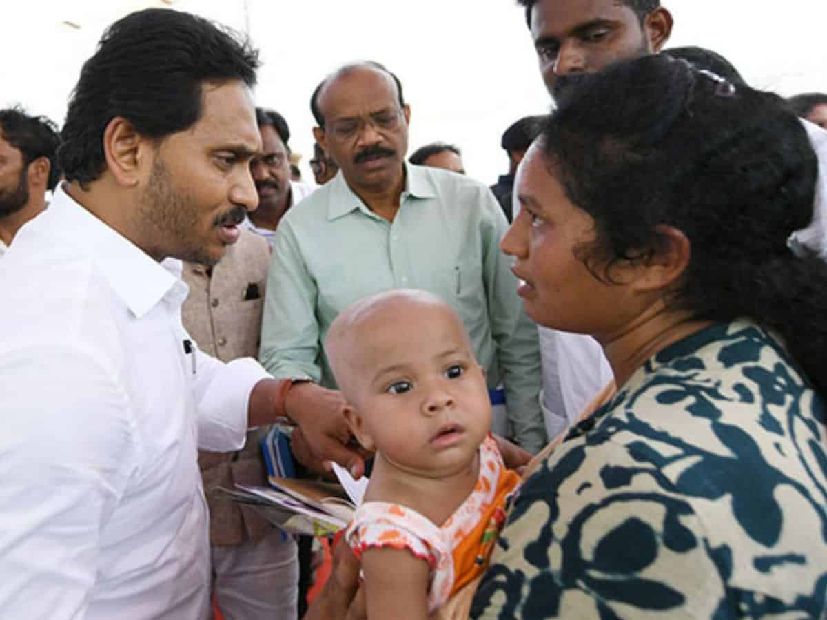 Andhra CM extends financial help to cancer-stricken baby