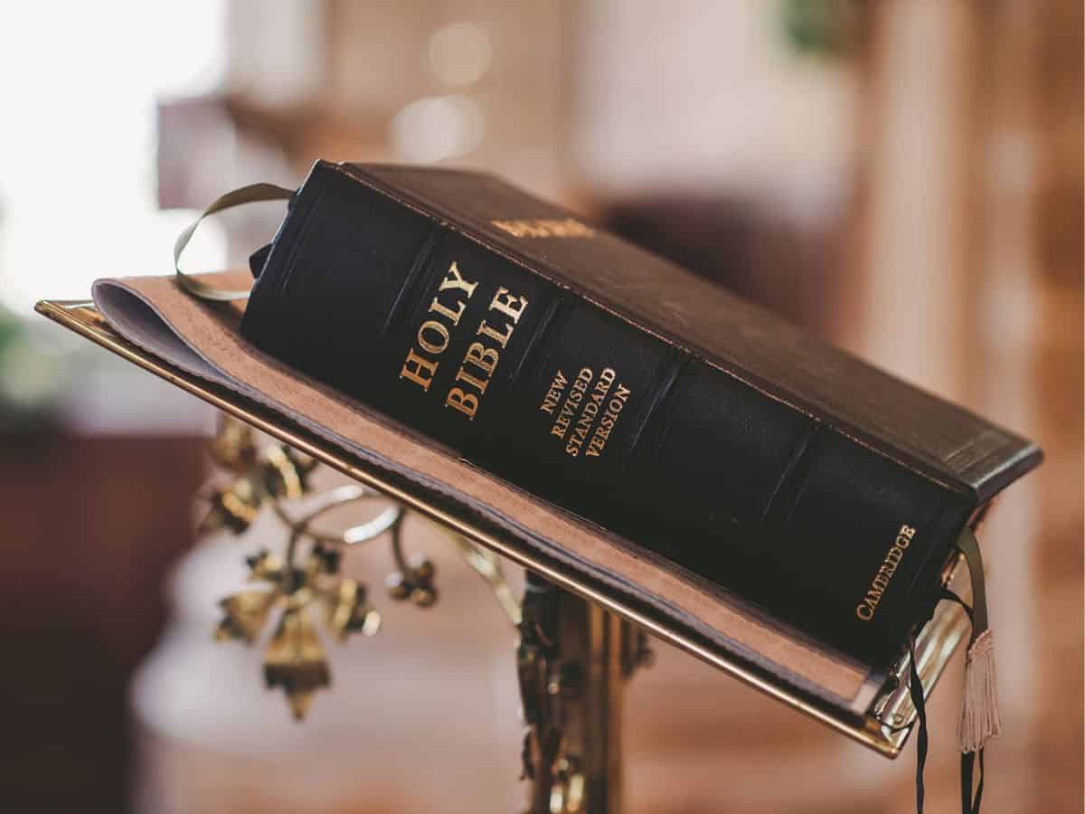 Primary schools in US state ban Bible for vulgarity, violence
