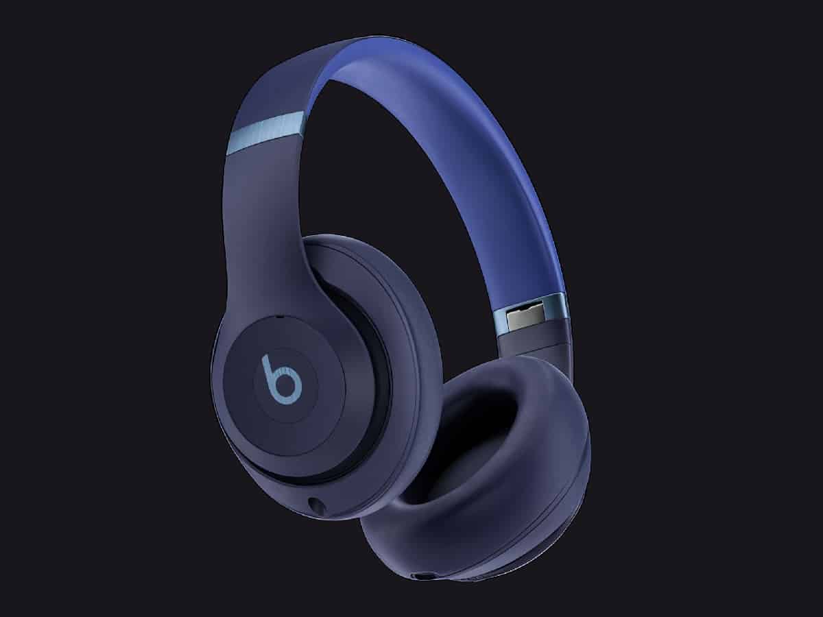 Apple may launch new headphones with USB-C port next month